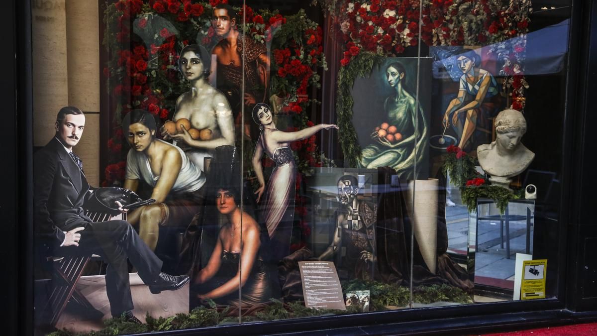 Escaparates en Homenaje a Julio Romero de Torres