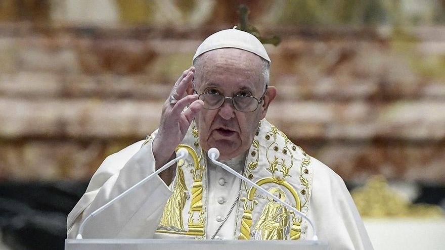 El papa Francisco denunció que dentro del Vaticano lo "querían muerto" tras su operación de colon