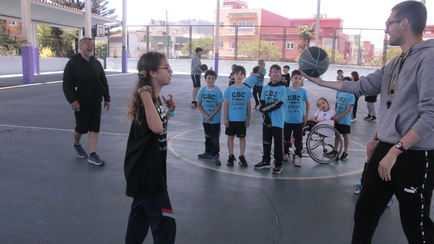 La Fundación CB Canarias retoma las actividades en la Escuela Inclusiva del CEIP Camino de la Villa