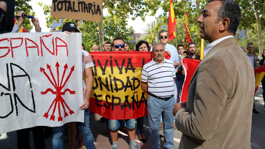 La Fiscalía recurre la absolución "irracional" del líder de Falange que justificó la violencia contra el procés
