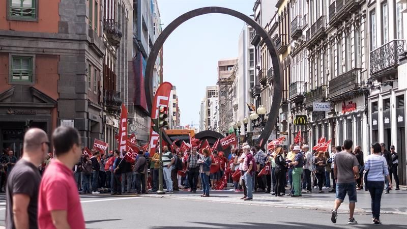Concentración del 1 de mayo en Las Palmas de Gran Canaria (EFE/Ángel Medina G.)