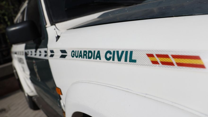 Encuentran a dos personas muertas en el interior de un coche con heridas de arma de fuego en un pueblo de Toledo