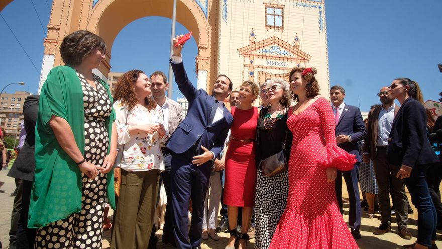 Líderes de las formaciones andaluzas de izquierda escoltan a Díaz y Garzón