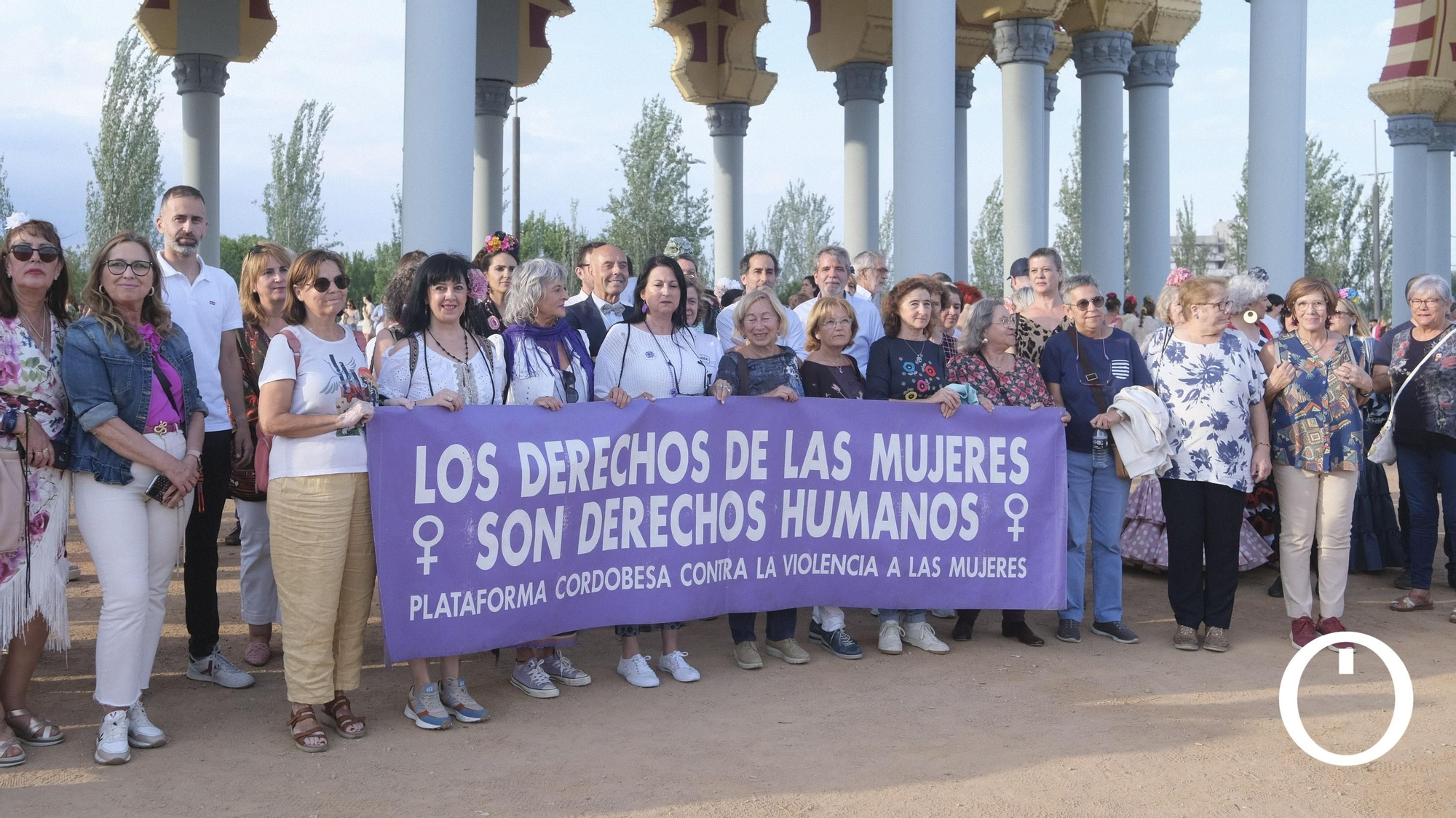 Concentración feminista en la feria de Córdoba.