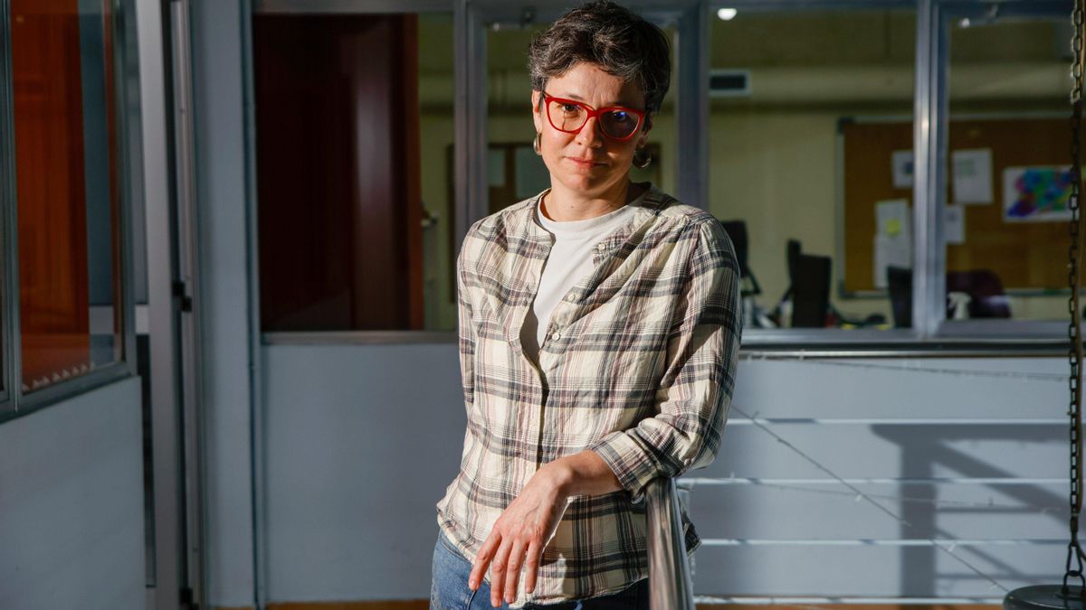 Beatriz Fernández, presidenta de Arrels Fundacio, una entidad dedicada al acompañamiento de personas sin hogar