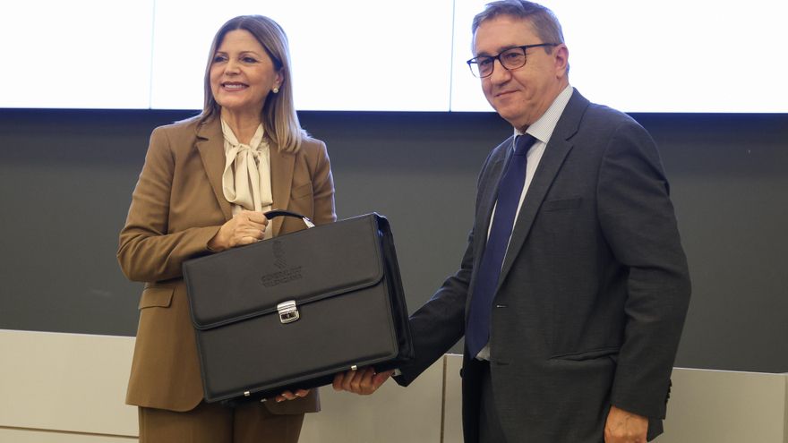 La contradicción de la consellera de Educación: rechaza para los docentes la subida salarial que aprobó para su gremio