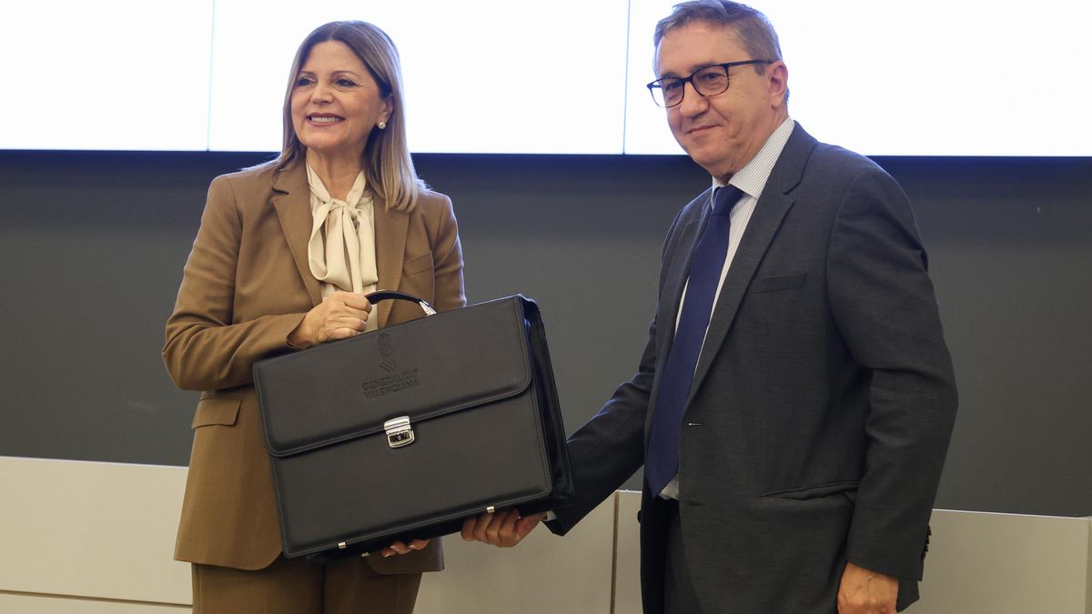 La contradicció de la consellera d'Educació: rebutja per als docents la pujada salarial que va aprovar per al seu gremi