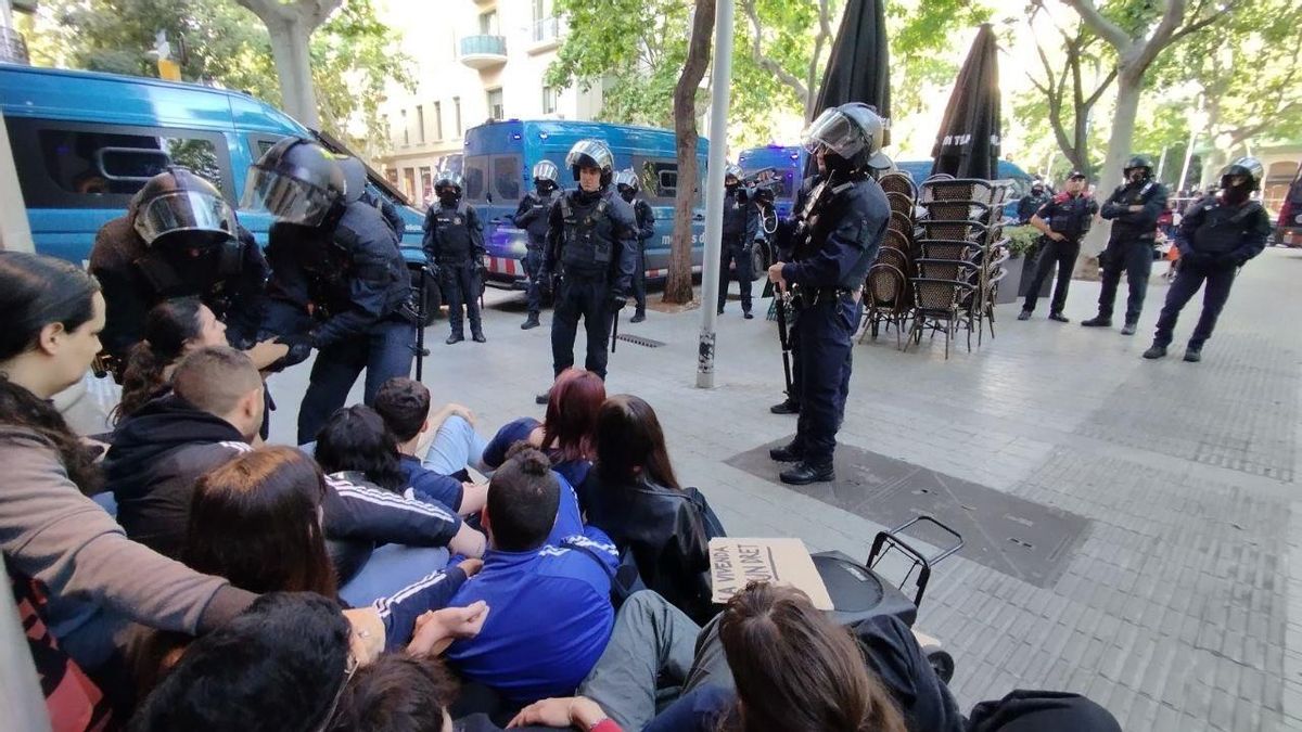 Un fondo de inversión de 'colivings' desahucia a una mujer y sus tres hijos en Barcelona