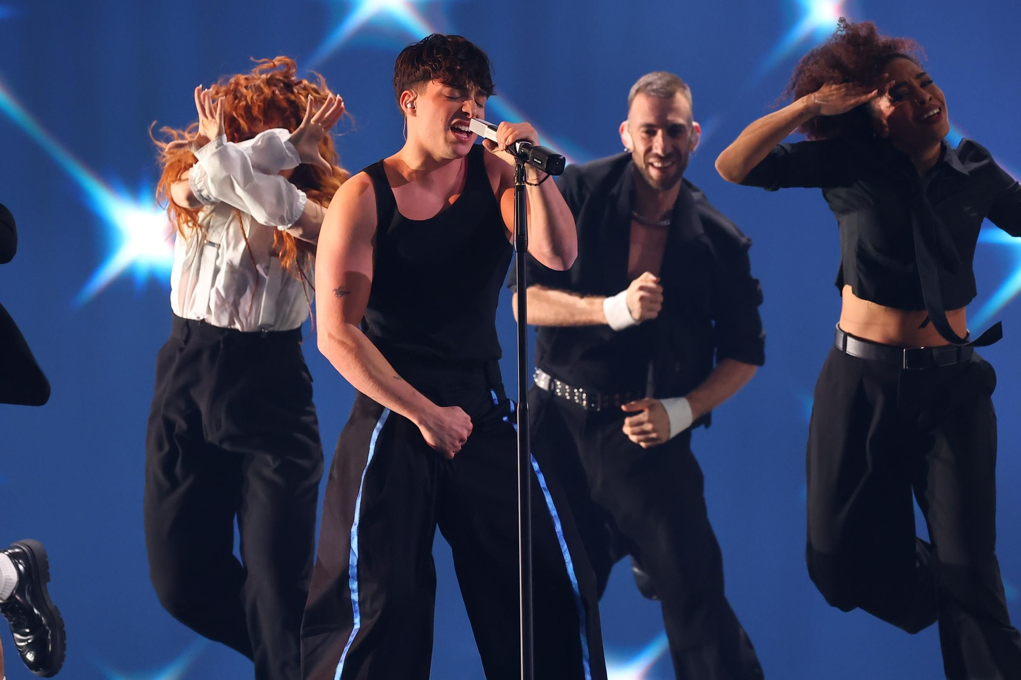 Izan Llunas en su actuación de la primera semifinal del Benidorm Fest 2026