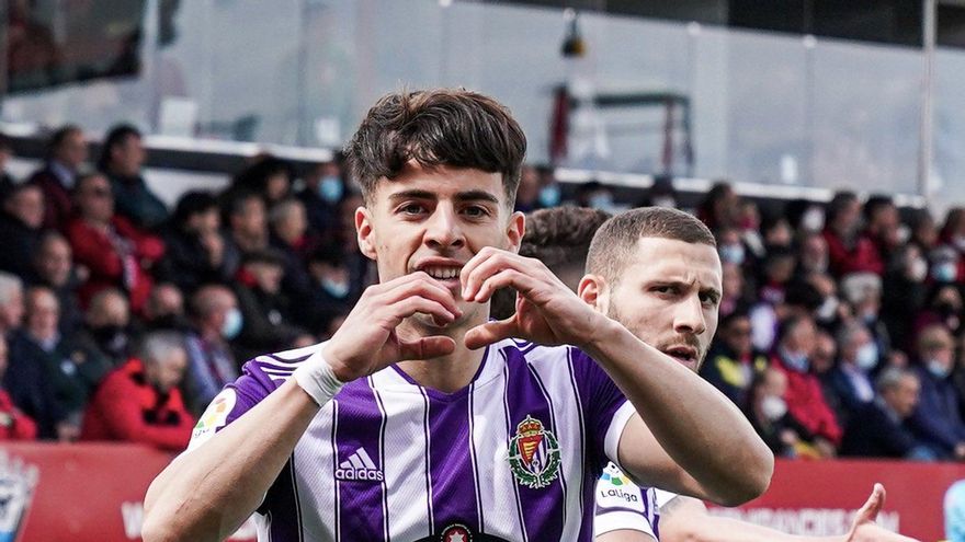 La Plataforma para Retirada de Símbolos Franquistas pide eliminar la Laureada en el rediseño del escudo del Real Valladolid