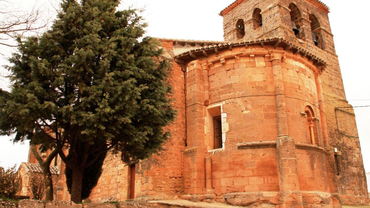 Imagen de la iglesia de San Andrés en Padilla de Arriba, uno de los curiosos topónimos que se pueden encontrar en Castilla y León