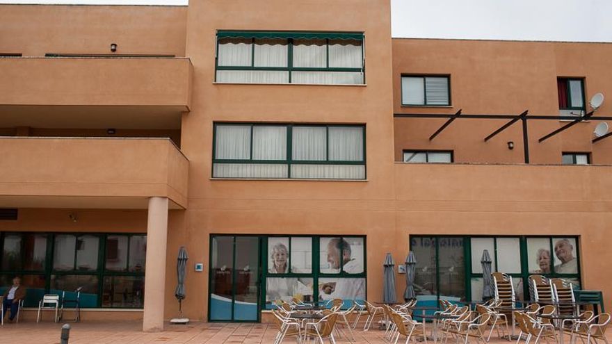 "Esto no ha podido ser mala suerte": primera denuncia colectiva de familiares de mayores fallecidos por Covid en residencias de Andalucía