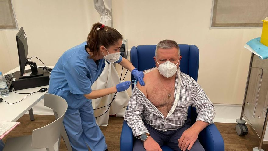 Una de las personas vacunadas este miércoles.