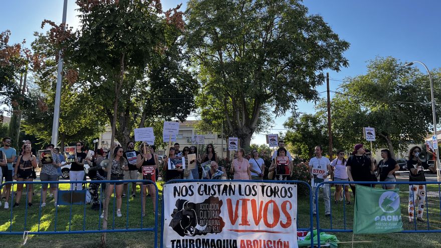 Nueva protesta antitaurina en Ciudad Real: "Desde 2017 se han torturado y asesinado 4.500 animales en la provincia"