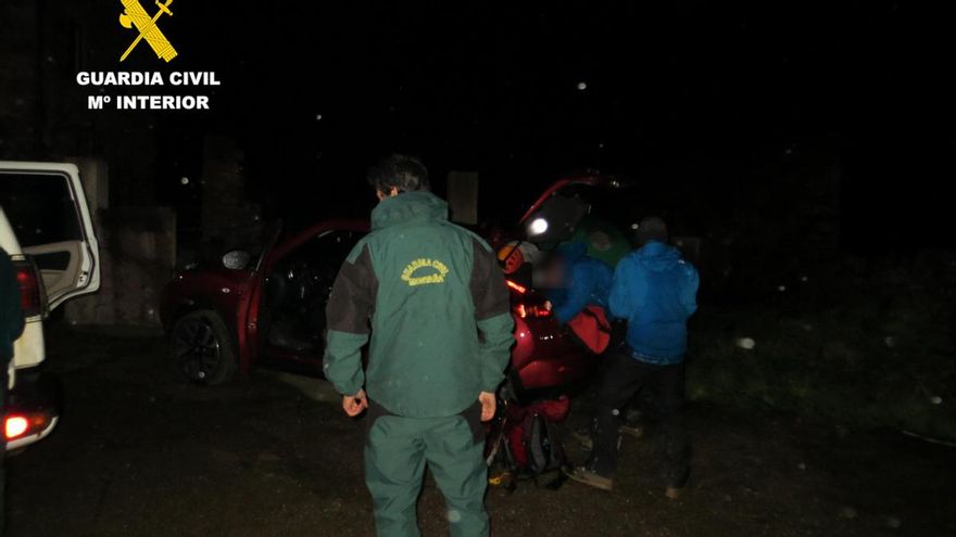 Rescatan a dos senderistas en la ruta del Hayedo de la Boyariza en La Pola de Gordón