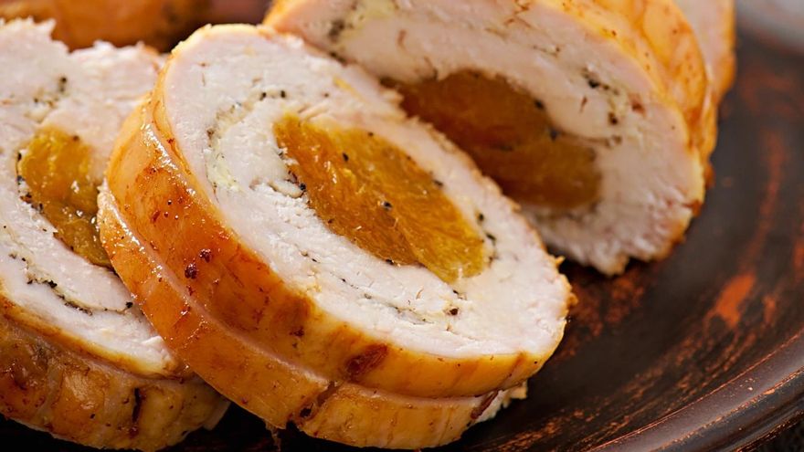 Pollo relleno con orejones