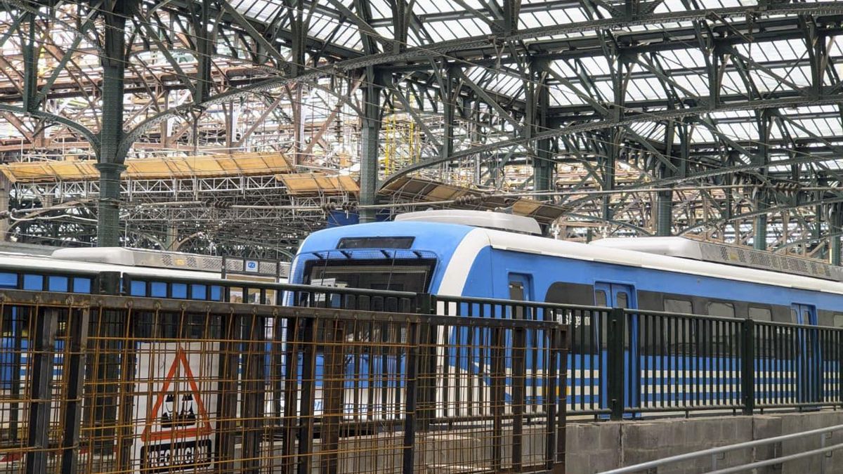 Trenes paralizados, este jueves en el marco del paro general de la CGT.