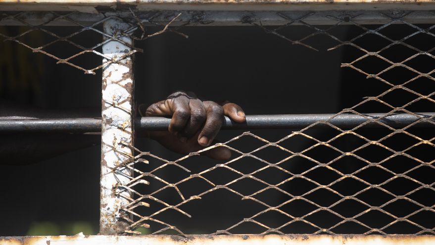 Amnistía Internacional denuncia violaciones de DDHH contra inmigrantes detenidos en EE.UU.