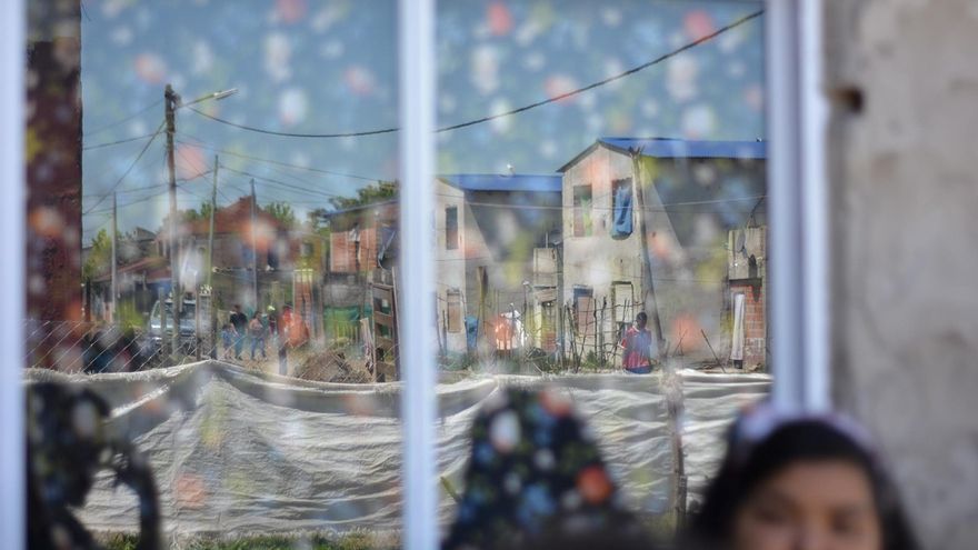 Barrio Los Ceibos, para los vecinos, “barrio recuperado 23 de Agosto”. En González Catán, La Matanza. El Frente de Izquierda disputa los votos del peronismo.