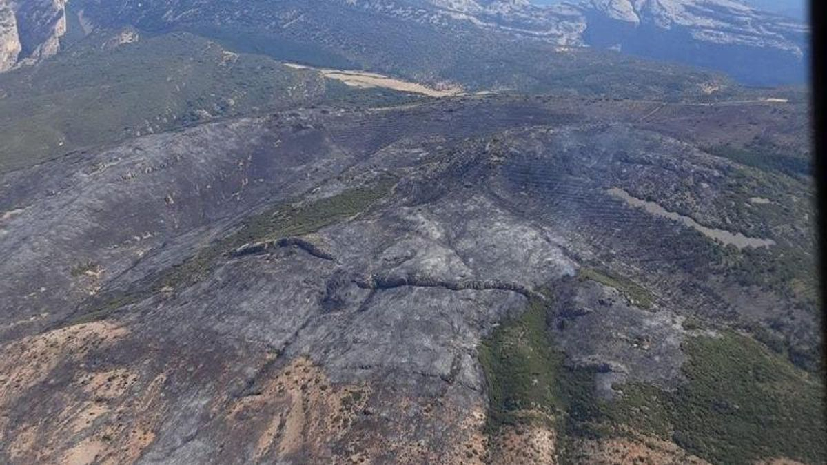 El incendio de Loporzano ya está controlado tras quemar 245 hectáreas, 60 de ellas dentro del Parque Natural de Guara
