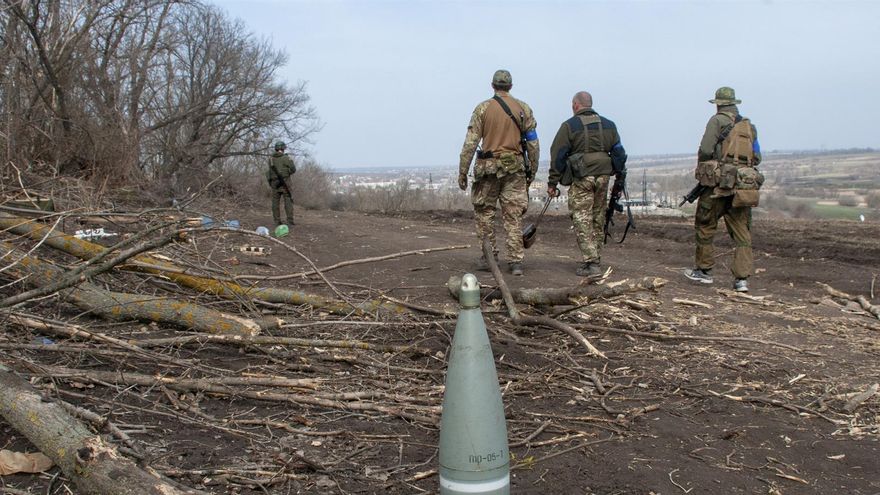Ukrainian soldiers inspect destroyed Russian positions in the recaptured by the Ukrainian army Mala Rohan village, near Kharkiv, northeast Ukraine, 01 April 2022.