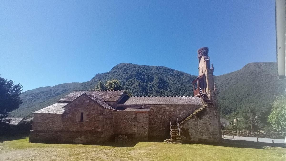 Antigua iglesia de Caboalles de Abajo.