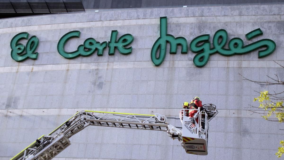 Simulacro de incendio en El Corte Inglés de León.