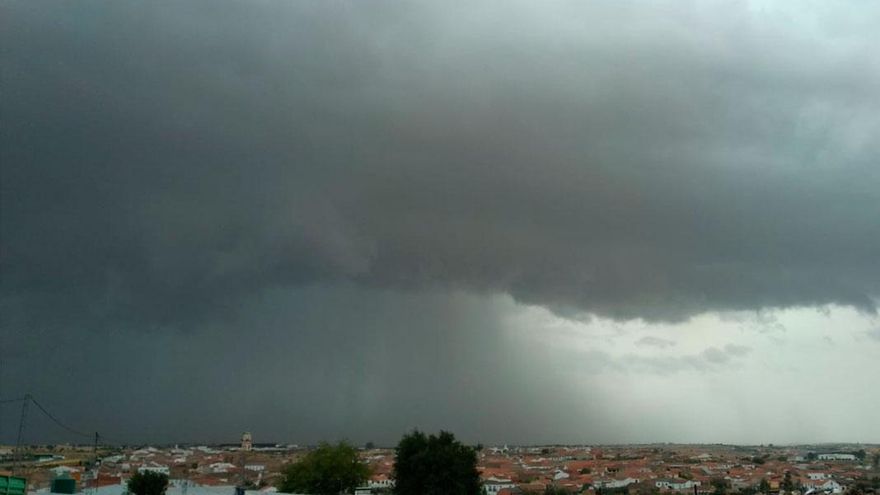Córdoba se despide de abril entre el sol y las tormentas