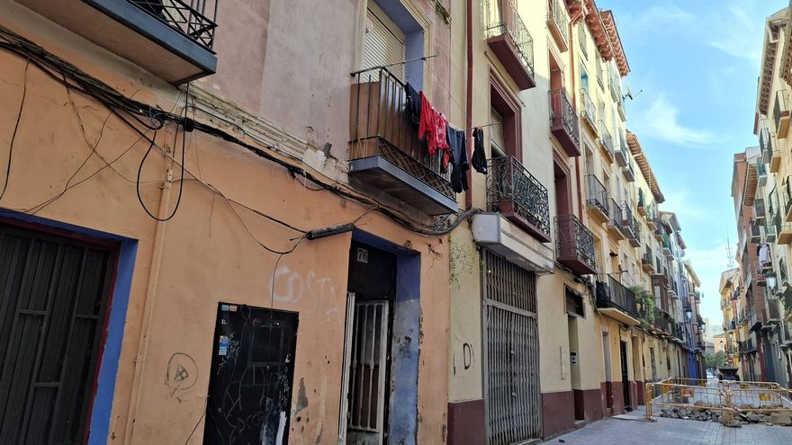 La Zaragoza que escapa al Instagram de la alcaldesa: "Estamos atemorizados, me da pavor la hora de volver a casa"