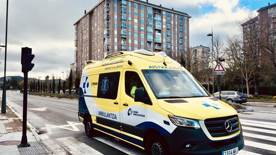 Salud admite que una empresa ajena tuvo que pagar la nómina de octubre a los trabajadores de ambulancias de Álava