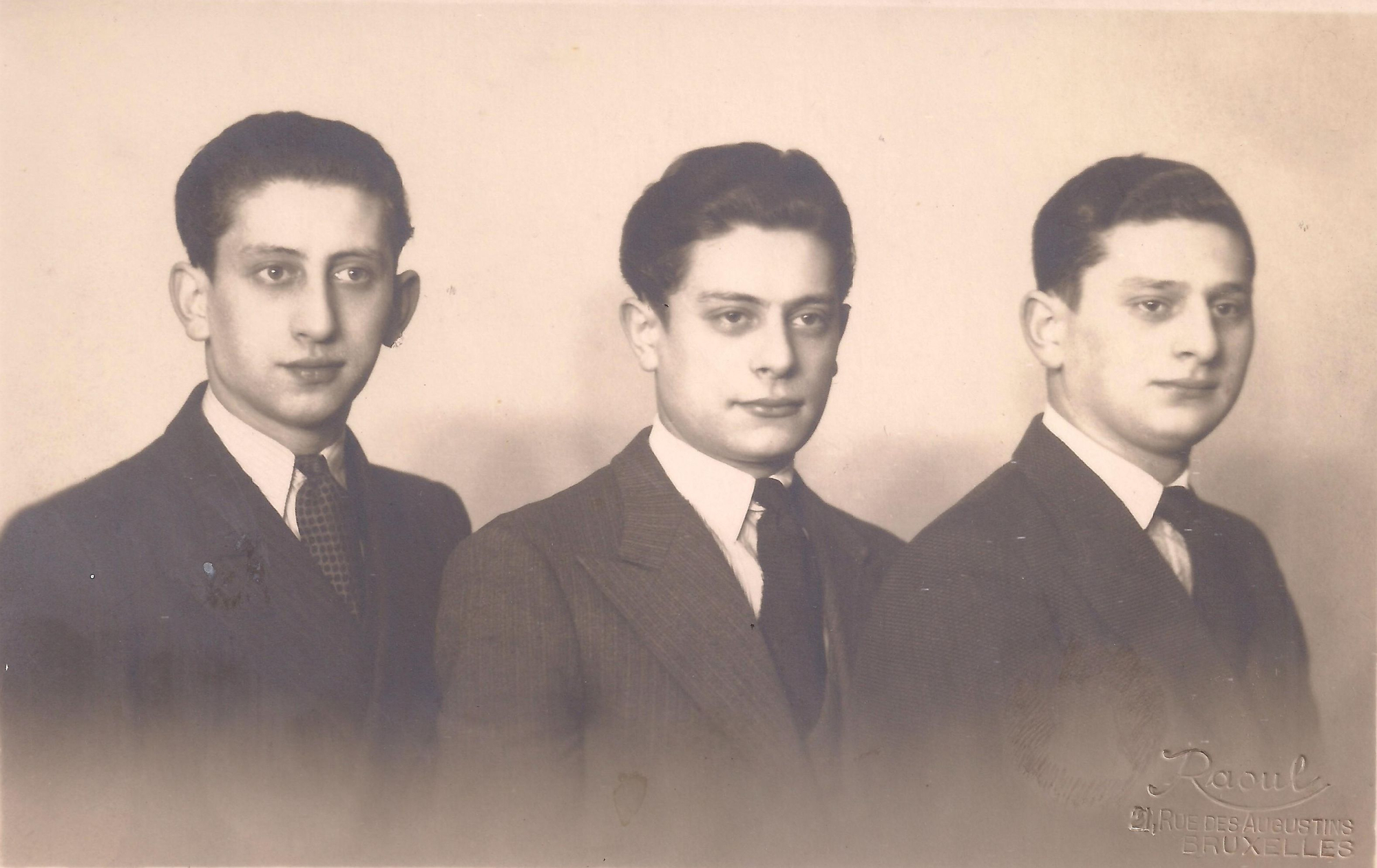 Los tres hermanos Grunfeld en Bruselas. De izquierda a derecha, Rudolph, Jenö y Zoltan.