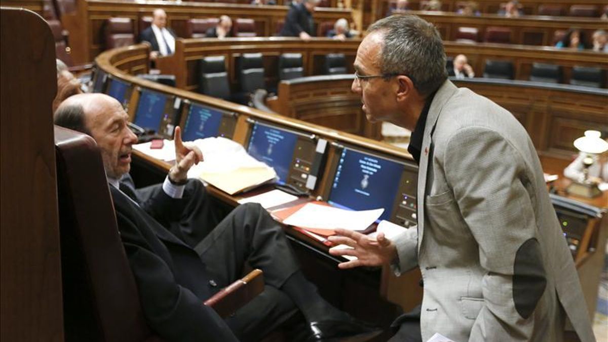 Rubalcaba abronca a Coscubiela y le dice que el PSOE sí querría pactar con IU