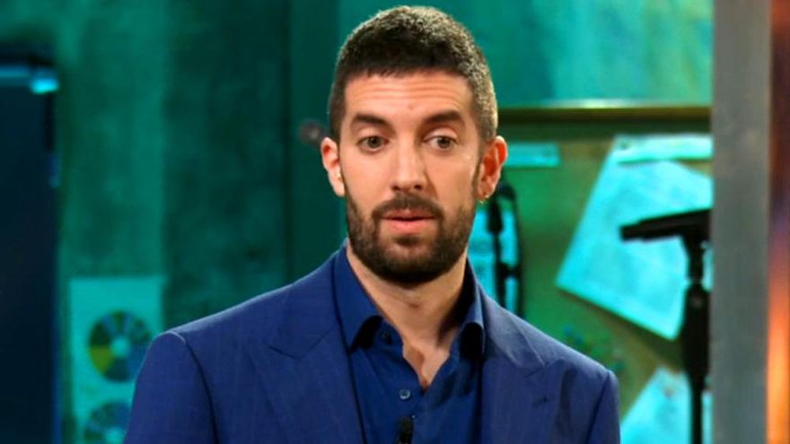 'La Revuelta' bromea con su 'bache' en audiencias: "O competimos contra 'El Hormiguero' o contra el folleteo"