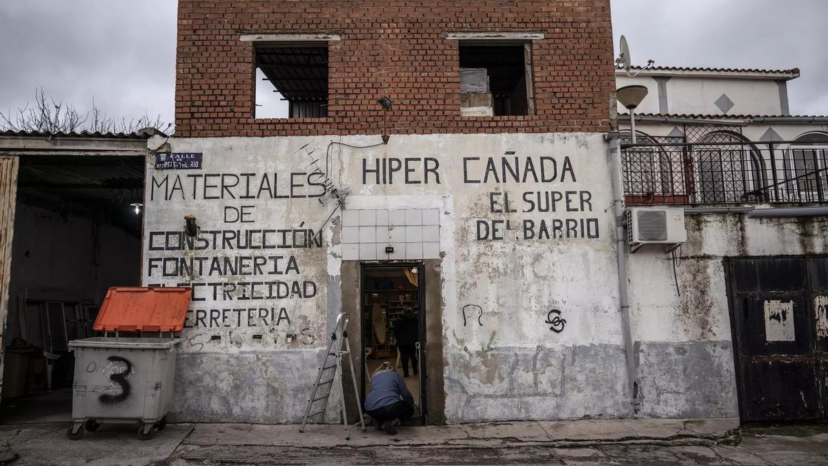 Un supermercardo en el sector 3 de la Cañada Real, en una imagen de archivo