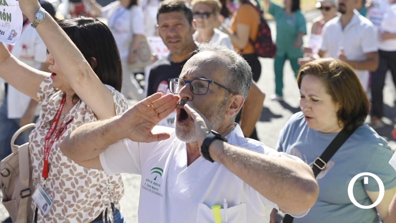 Manifestación 'Salvemos el Hospital Reina Sofía '