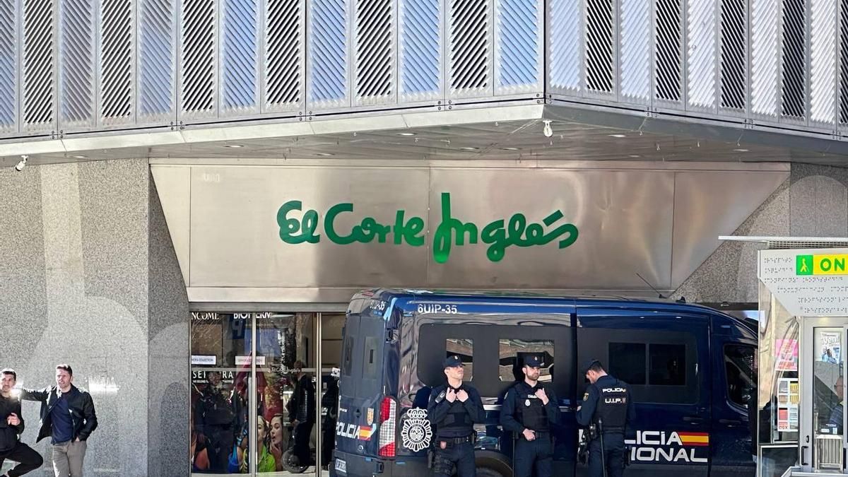 El Corte Inglés, custodiado