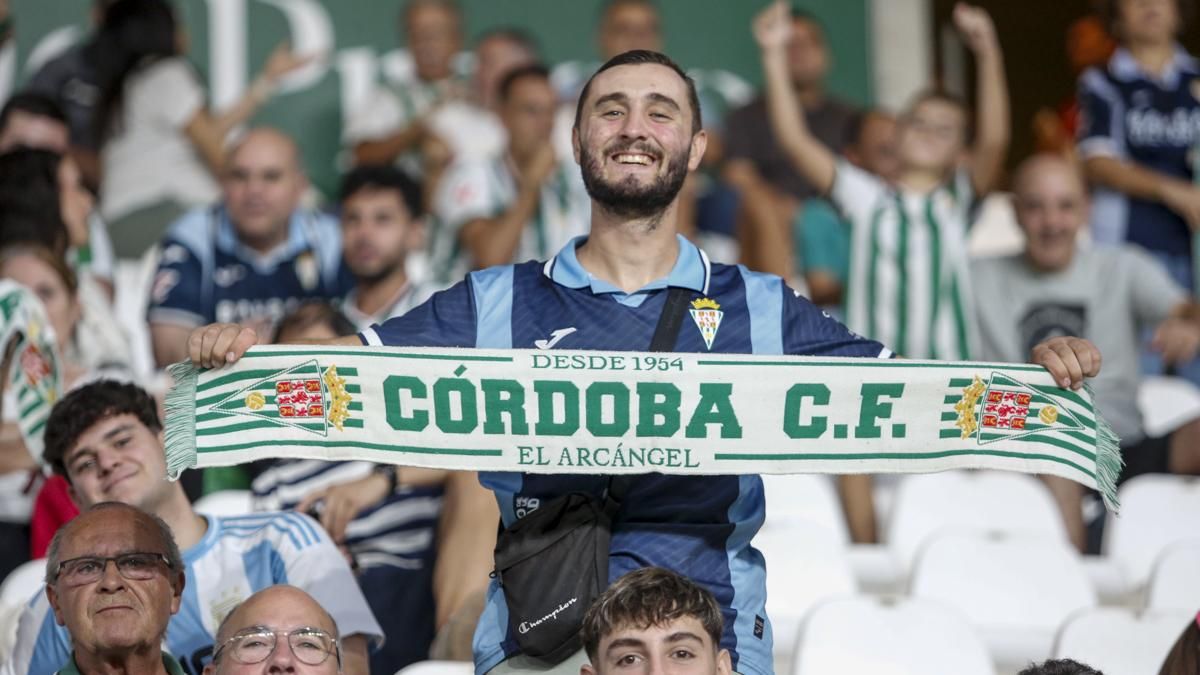 Grada Blanquiverde del Córdoba CF - CD Tenerife