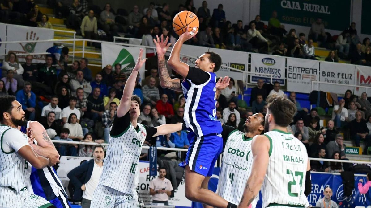 Lance del duelo de ida Coto Córdoba CB - Clínica Ponferrada SDP