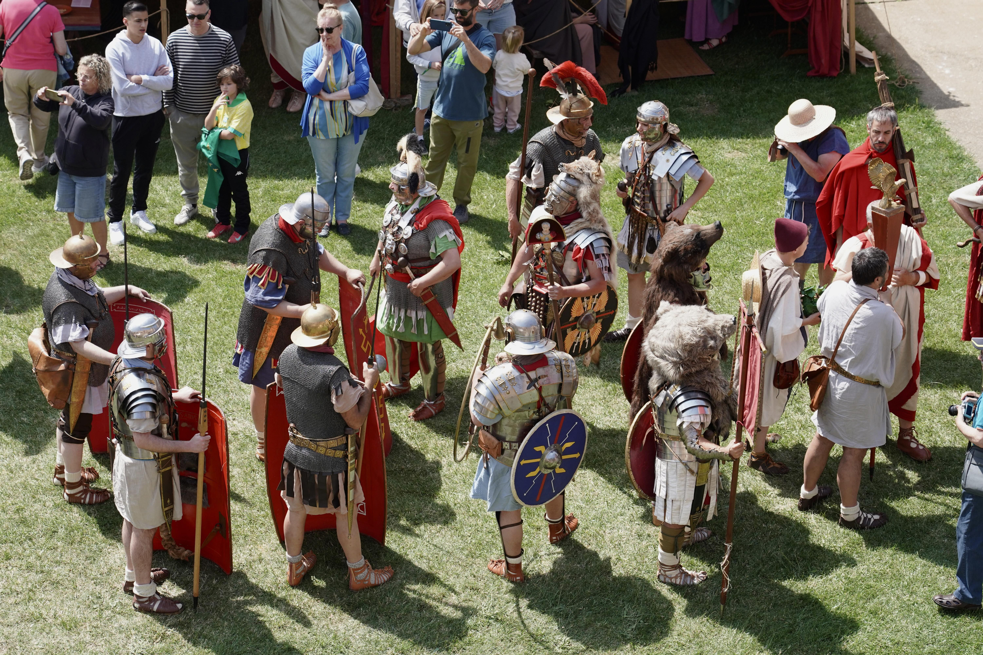 León cierra los actos del 1957.º Natalicio del Águila de la Legio VII con desfiles y la entrega del ‘águila legionaria’