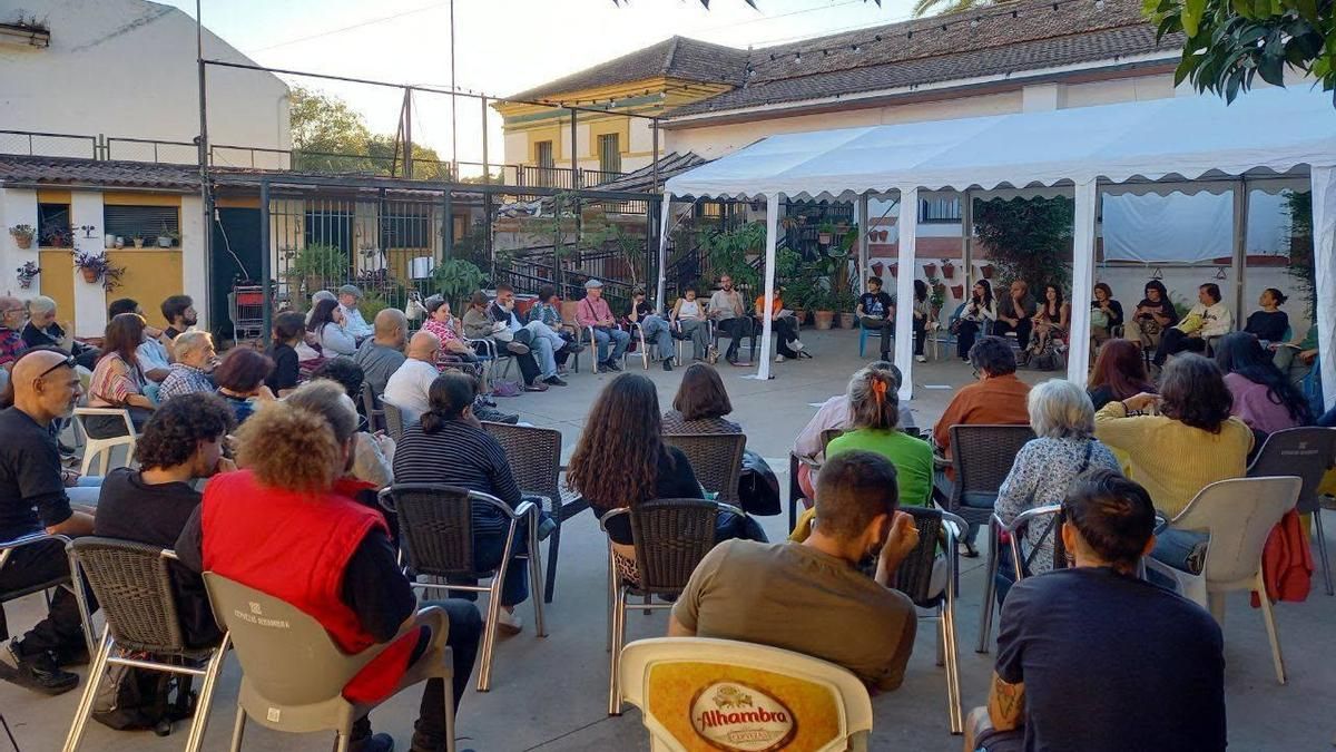 Asamblea de Stop Desahucios y el Sindicato de Inquilinas en Córdoba.