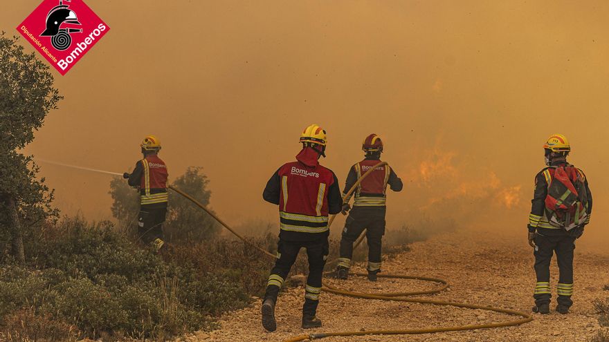 Estabilizado el incendio forestal de Ibi, que ha afectado a 150 hectáreas del parque natural de la Font Roja