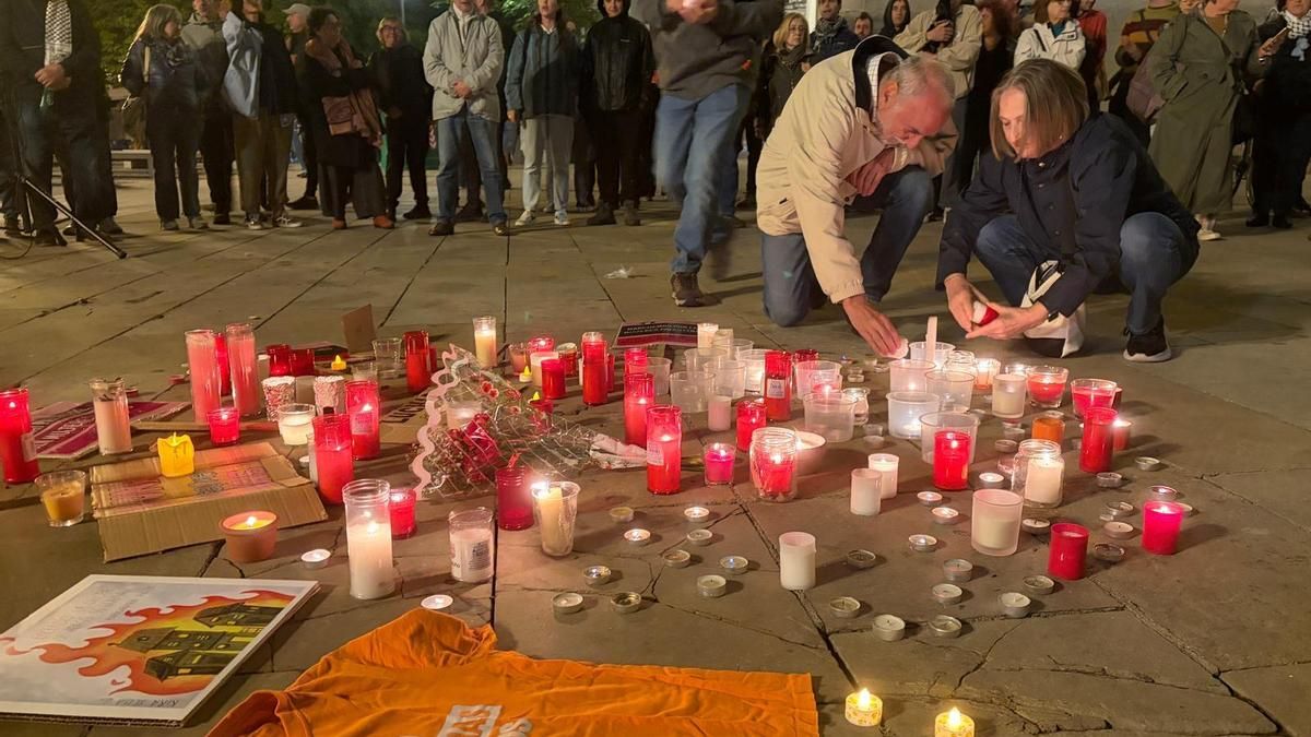 Velas para Maricarmen en Logroño: "Maricarmen prendió una mecha y nos toca a nosotras que no se apague"