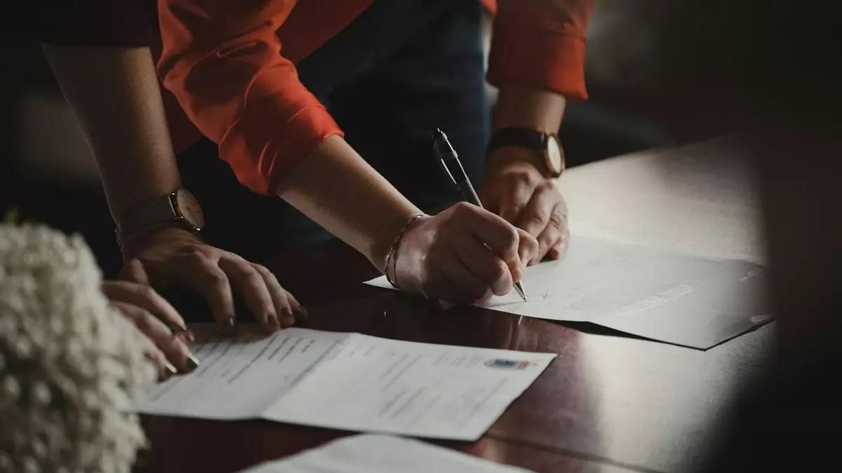El contrato por escrito, un derecho del trabajador aunque haya sido contratado de manera verbal