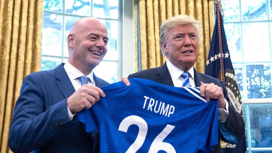 Trump celebra que la FIFA haya retirado la tarjeta roja al delantero de Estados Unidos... tras una llamada de la Casa Blanca a Infantino
