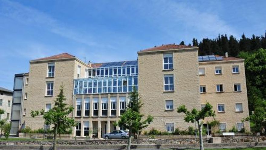 Cuatro fallecidos más en las residencias de Bizkaia y nuevos brotes en Bakio, Errenteria y Miñano