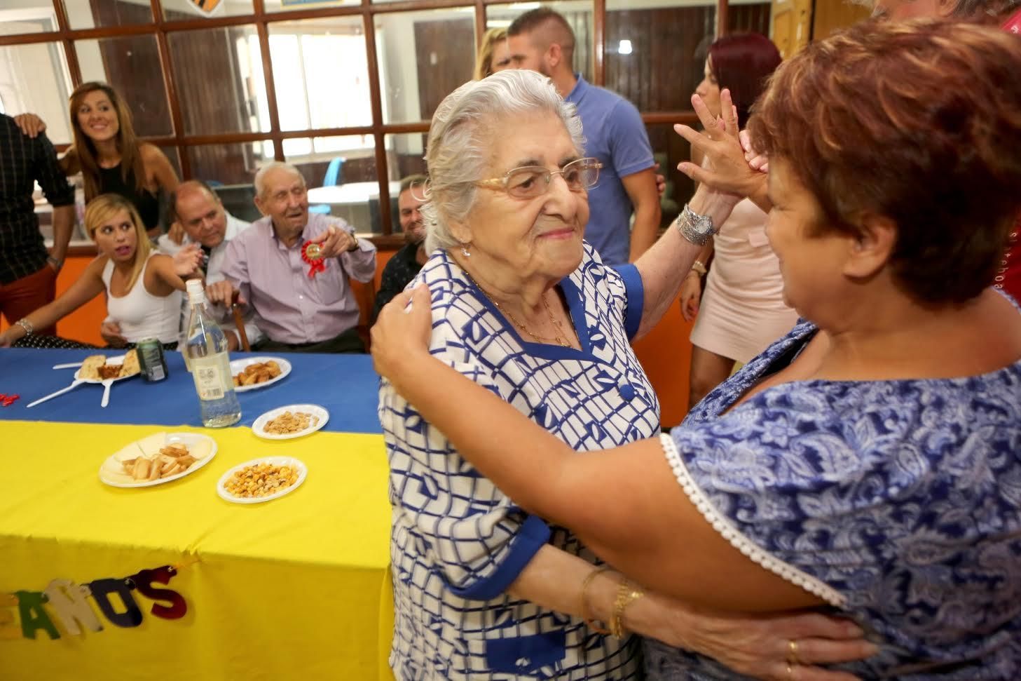 Juan Viera celebra su 100 cumpleaños. (ALEJANDRO RAMOS)