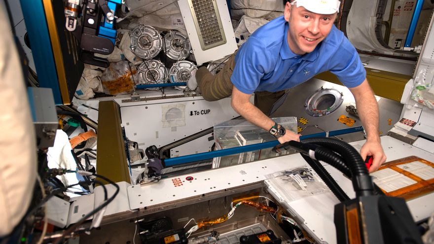 ¿Qué respiran los astronautas? Hallan contaminantes plásticos en los filtros de aire de la estación espacial