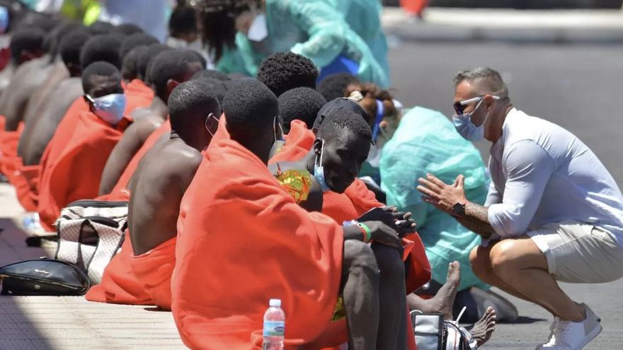 Un balance de 2025 en clave migratoria: menos llegadas, una solución para niños no acompañados y más mensajes de odio