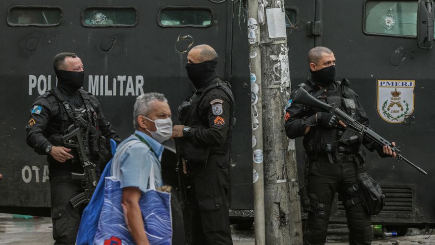 La Policía de Río de Janeiro tendrá que usar microcámaras en los uniformes