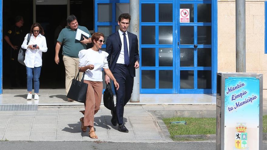 La jueza mantiene imputada a la alcaldesa de Mogán por el presunto amaño con un empresario y citará a nuevos testigos